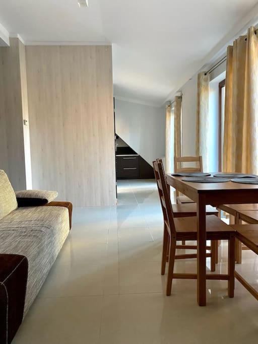 דירות גיז'יצקו Piekny Apartament Z Widokiem Na Jezioro Niegocin מראה חיצוני תמונה